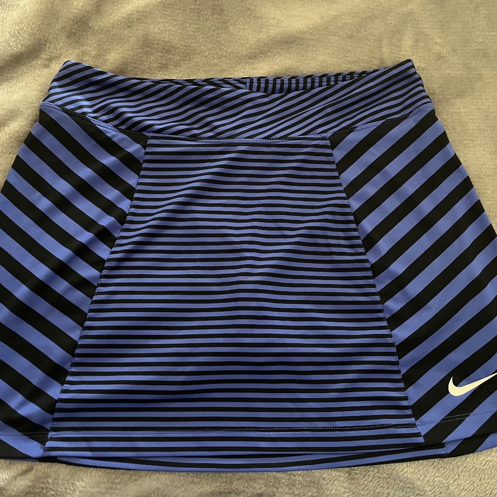 Nike golf striped tennis skirt Size Medium
